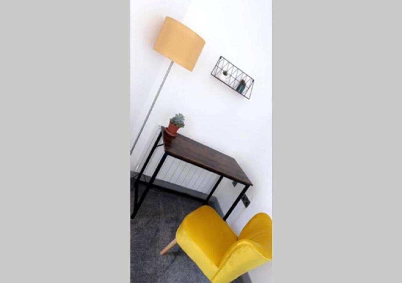Doncaster City Centre Deluxe Whole Apartment Sleeps 4 D19 ภายนอก รูปภาพ