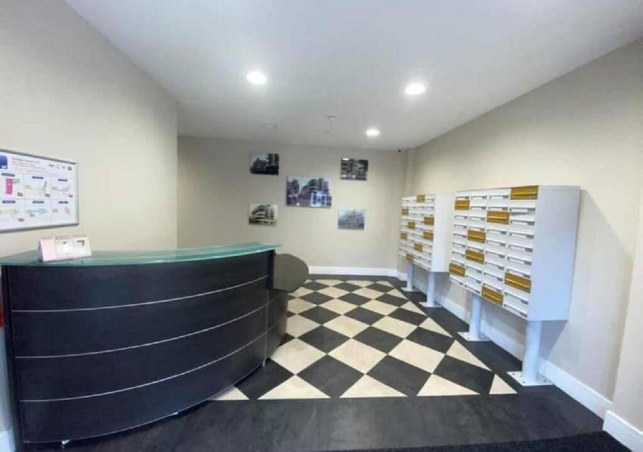 Doncaster City Centre Deluxe Whole Apartment Sleeps 4 D19 ภายนอก รูปภาพ